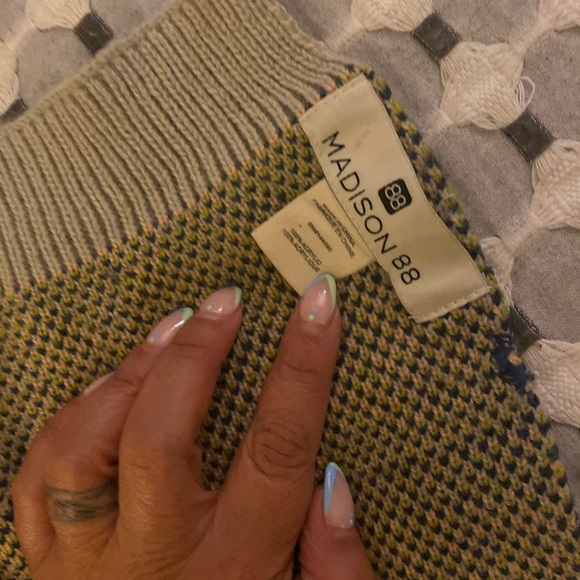 Scarf - Picture 2 of 2